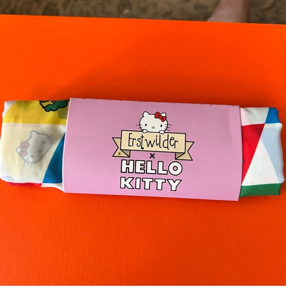 Erstwilder Hello Kitty Argyle neck scarf - Picture 2 of 4